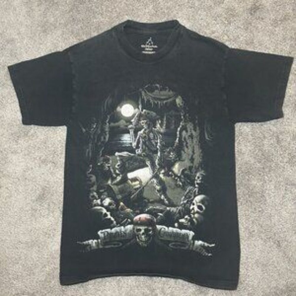 Pirates Of The Caribbean Disney T-Shirt Size Small Movie Skull